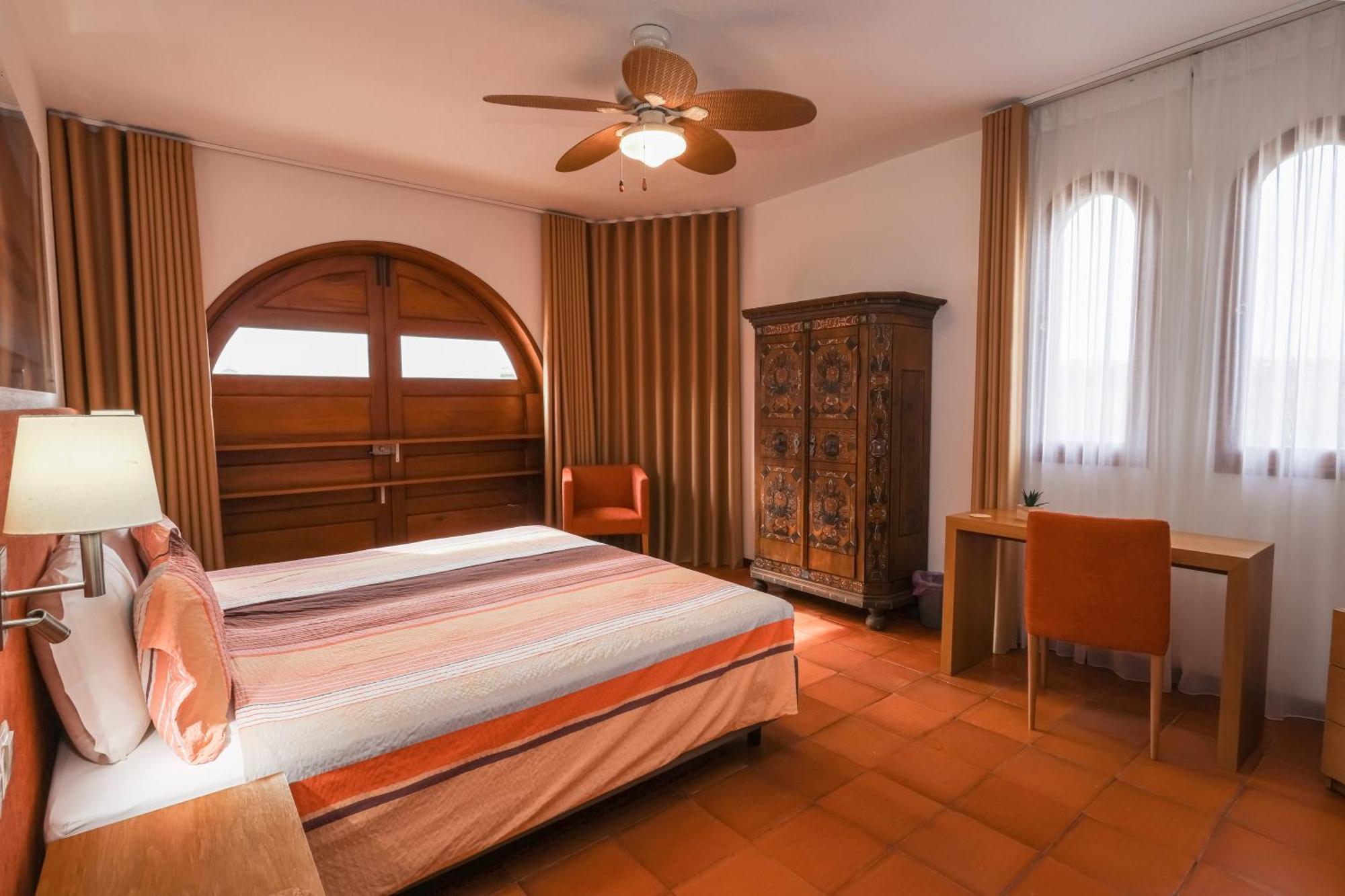 Theresia'S Porto Santo Luaran gambar